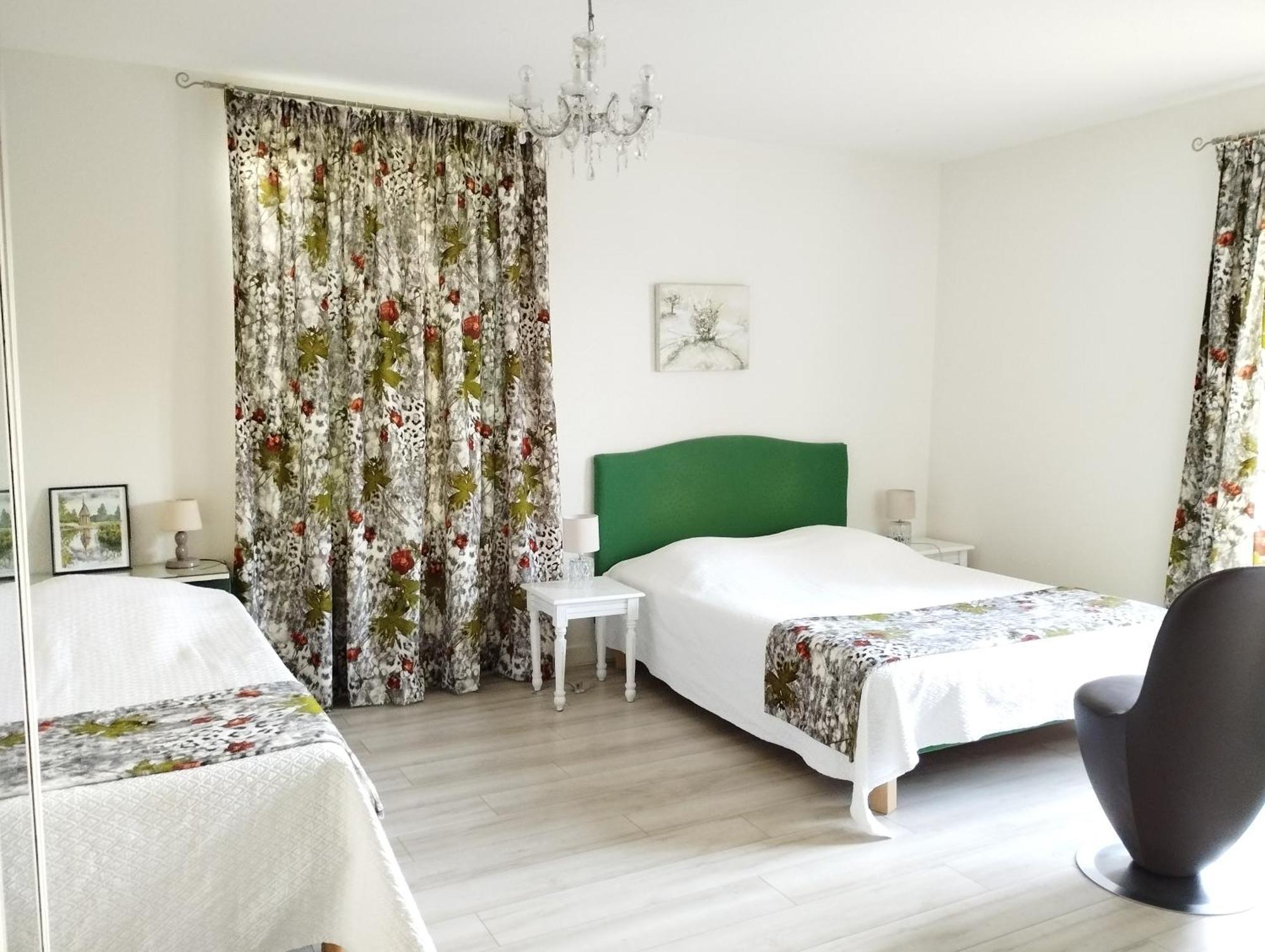 Les Malvaux Bed & Breakfast Huriel Luaran gambar