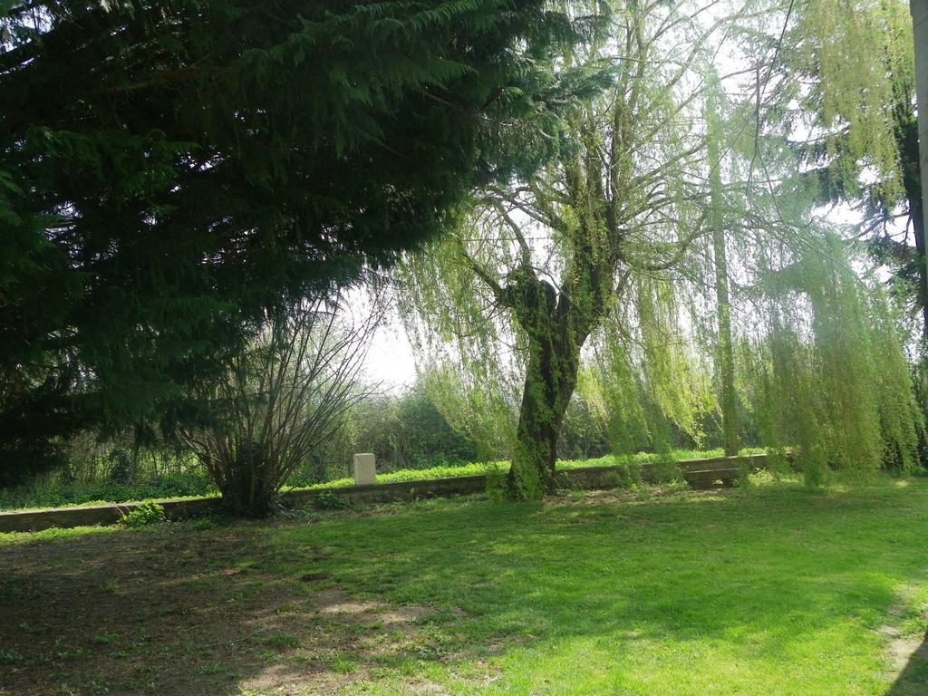 Les Malvaux Bed & Breakfast Huriel Luaran gambar