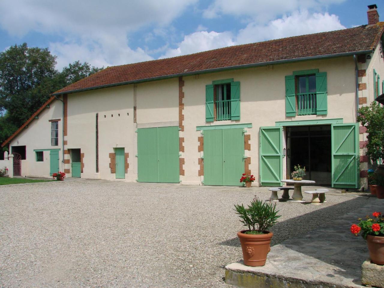 Les Malvaux Bed & Breakfast Huriel Luaran gambar